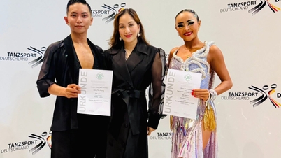 Khánh Thi compartilha a alegria de sua carreira com seu marido, Phan Hiển.