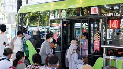 Ciudad Ho Chi Minh declara oficialmente gratuitos los viajes en autobús: los residentes están entusiasmados y sorprendidos.