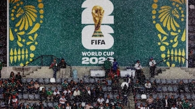The Mexico vs Ecuador match at the 2026 World Cup was postponed due to lightning strikes around the Azteca Stadium.