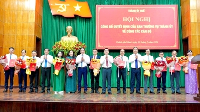 ទីក្រុង Hue៖ សេចក្តីសម្រេចលើការតែងតាំងបុគ្គលិកសម្រាប់នាយកដ្ឋាន និងស្ថាប័នជាច្រើន។