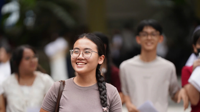 Da Nang'da 2026 lise mezuniyet sınavında 10 puan alan 131 matematik sınav kağıdı bulunmaktadır.