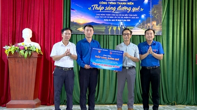 Projek "Menyalakan Jalan Raya Luar Bandar", bernilai hampir 160 juta VND, telah dirasmikan.