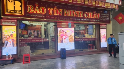 ราคาทองคำล่าสุดในวันนี้ (1 กรกฎาคม) ยังคงลดลงอย่างรวดเร็ว: ผู้ซื้อมีน้อย และทองคำในตลาดมืดกำลังสูญเสียมูลค่า
