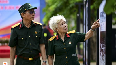 Expoziția de fotografii care comemorează 50 de ani de când orașul Ho Și Minh este numit după președintele Ho Și Minh a atras un număr mare de oameni.