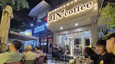 Molti proprietari di caffetterie stanno avendo difficoltà ad adattarsi alle nuove normative sui diritti d'autore musicali.
