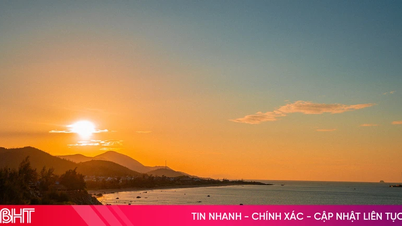 Sunset over the sea in Ha Tinh