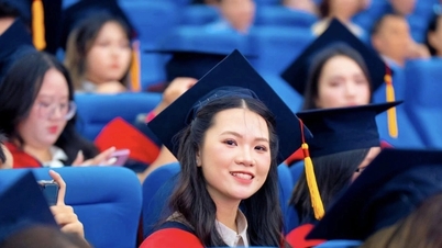 De Nationale Economische Universiteit zal naar verwachting de toelatingsdrempel verlagen.