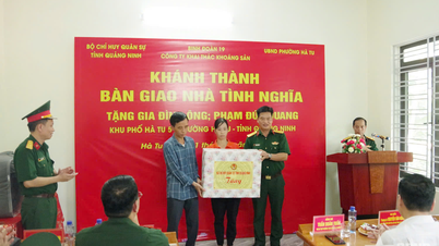 Quang Ninh: Inauguración y entrega de una casa de agradecimiento a una familia con derecho a políticas preferenciales en el barrio de Ha Tu.