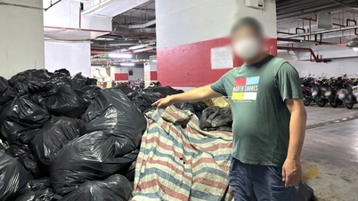 하노이 고급 아파트 주민들이 며칠째 쌓인 쓰레기와 심한 악취로 고통받고 있습니다.
