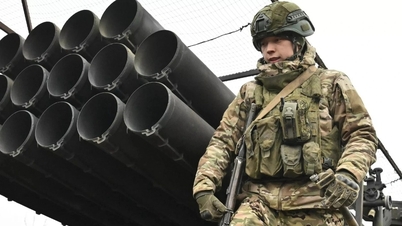 Ryssland svarar på ultimatum och uppmanar Ukraina att dra tillbaka trupper från den viktiga Donbass-rutten.