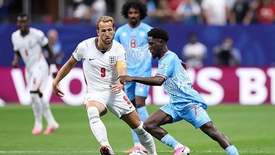 Kane scorer to mål da England kommer tilbake fra undertall og slår Kongo 2-1.