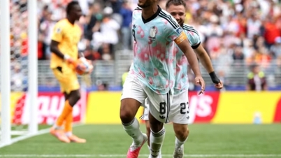 Belgie se po ztrátě gólu prosadila a porazila Senegal a postoupila do osmifinále.
