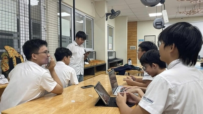 By manually entering over 6,400 characters, a group of Hanoi students developed a rarely used ancient script input method to enter an international competition.