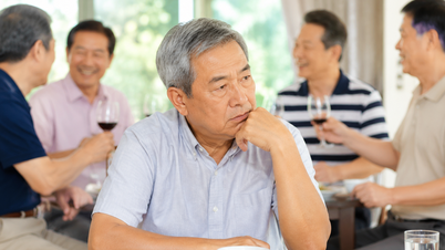 Sau nghỉ hưu, cụ ông quyết giữ chặt tiền và tránh xa 1 kiểu bạn: Càng nể càng thiệt