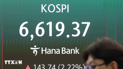 Акции южнокорейских компаний снова резко упали на фоне распродажи акций полупроводниковых компаний.