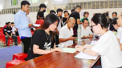 Tuyen Quang College välkomnar 500 studenter som anmäler sig till programmet på mellannivå för den första antagningen 2026.