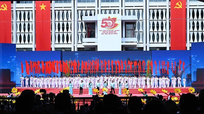 Impressions du programme artistique « Hô Chi Minh-Ville – Le nom du grand leader brille à jamais »