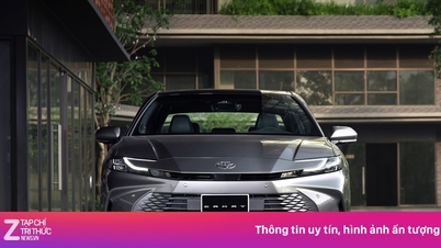 Prix ​​de la Toyota Camry réduit de 140 millions de VND, seule la version hybride est disponible.