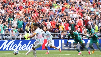 België maakte een spectaculaire comeback tegen Senegal in wat wellicht de meest chaotische wedstrijd in de geschiedenis van het WK was.