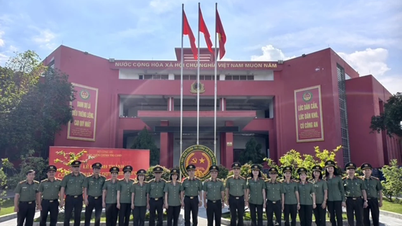 รักษาเอกลักษณ์ทางการเมืองที่แข็งแกร่ง สร้างแรงบันดาลใจ และริเริ่มการกระทำที่เป็นผู้นำ