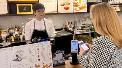 Conectarea serviciilor de plată transfrontaliere cu QR între Vietnam și Singapore.