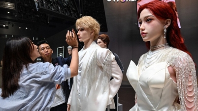 Chinese robot shocks many by making them mistake it for a real person.