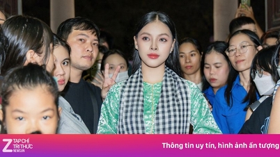 សារមន្ទីរទីក្រុងហូជីមិញមើលទៅខុសគ្នាបន្ទាប់ពីម៉ោង ៧ យប់។