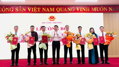 Die Mitglieder des Verwaltungsrats der Quang Ninh Industrial University erhielten ihre Ernennungsbescheide vom Minister für Industrie und Handel.