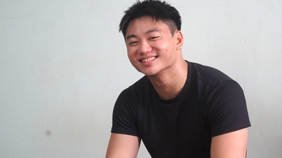 The top student has an exceptionally handsome appearance.
