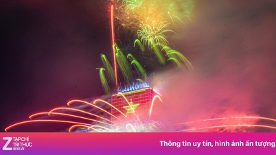 Ho Chi Minh şehrinin, adını Başkan Ho Chi Minh'den almasının 50. yıl dönümünü kutlamak için şehir semaları havai fişeklerle aydınlandı.