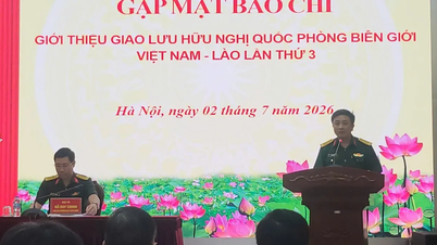 Üçüncü Vietnam-Laos Sınır Savunma Dostluk Değişim Programı'nı tanıtan basın toplantısı.