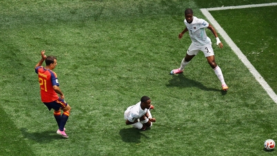 스페인이 오스트리아를 3-0으로 대파했다. 오야르사발의 눈부신 활약에 힘입어 스페인은 월드컵 16강에 진출했다.