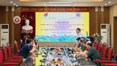 ສູນສຶກສາປ້ອງກັນຊາດ ແລະ ປ້ອງກັນຄວາມສະຫງົບຂອງມະຫາວິທະຍາໄລແຫ່ງຊາດຫວຽດນາມ ນະຄອນໂຮ່ຈິມິນ ໄດ້ມາຢ້ຽມຢາມ ແລະ ເຮັດວຽກກັບສູນສຶກສາປ້ອງກັນຊາດ ແລະ ປ້ອງກັນຄວາມສະຫງົບຂອງມະຫາວິທະຍາໄລຮຸ່ງເວືອງ.
