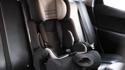 Ab dem 15. August wird die Strafe für das Nichtvorhandensein eines Kindersitzes im Auto nur noch eine Verwarnung sein: Wie ist dies richtig zu interpretieren?