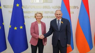 De voorzitter van de Europese Commissie brengt een 'groot geschenk' naar Armenië, waarmee hij zinspeelt op een nieuwe strategische zet van de EU.