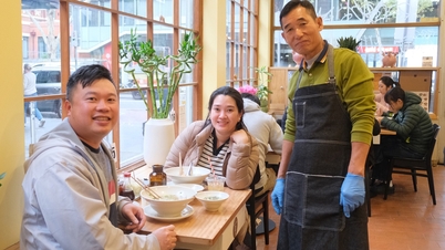 Pho from Bat Dan 'lines up' to be shipped to Australia.