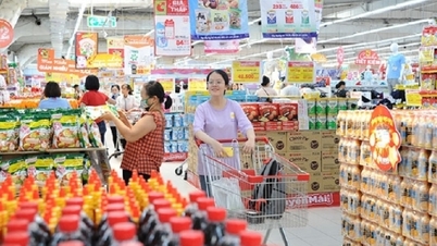 Penjualan ritel barang dan jasa konsumen meningkat sebesar 12,6% dalam enam bulan pertama.
