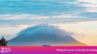 Pemandangan menakjubkan di puncak Gunung Ba Den.