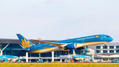 What helped Vietnam Airlines become one of the top 10 strongest brands in Vietnam?