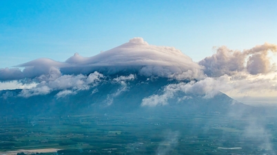 Pemandangan menakjubkan di puncak Gunung Ba Den.