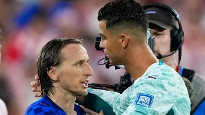 Khoảnh khắc Ronaldo ôm Luka Modric gây sốt