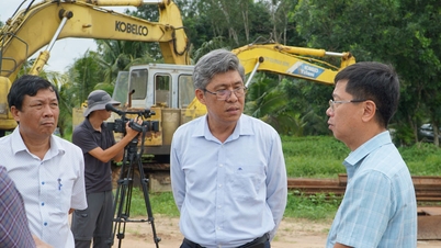 Naib Pengerusi Jawatankuasa Rakyat Wilayah Lam Dong, Nguyen Minh, meminta agar kemajuan projek pengangkutan pesisir dipercepatkan.