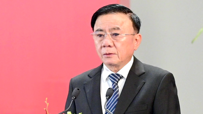 정치국: 공직자 및 당원의 소셜 미디어 사용에 관한 규정 및 기준 개발 연구.
