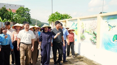 El municipio de Trung Gia inaugura el proyecto "Calle Mural".