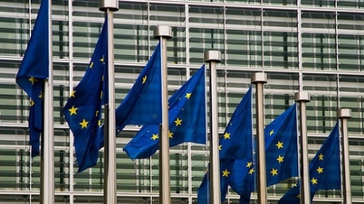 EU foreslår fem storskala grenseoverskridende forsvarsprosjekter, som baner vei for tilgang til et felles budsjett.