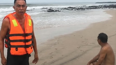 He jumped into the sea to save a man who was drowning.