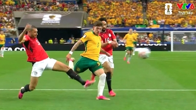 O Egito venceu a Austrália nos pênaltis e se classificou para as oitavas de final da Copa do Mundo pela primeira vez.