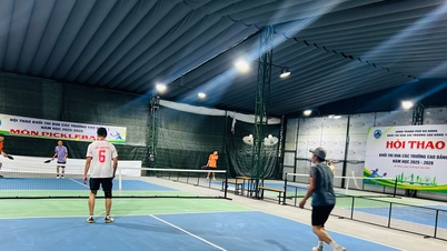 Pickleball Stadyumu'ndan kaynaklanan ve yerleşim alanını etkileyen gürültü kirliliği sorununa en kısa sürede çözüm bulunmalıdır.