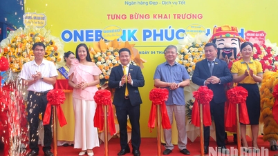 Khai trương điểm giao dịch công nghệ số OneBank Phúc Thành