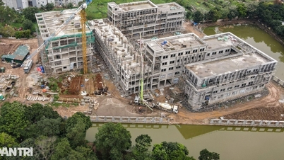 Hanoi berkomitmen untuk membangun lebih banyak sekolah agar setidaknya 80% siswa dapat bersekolah di sekolah negeri.